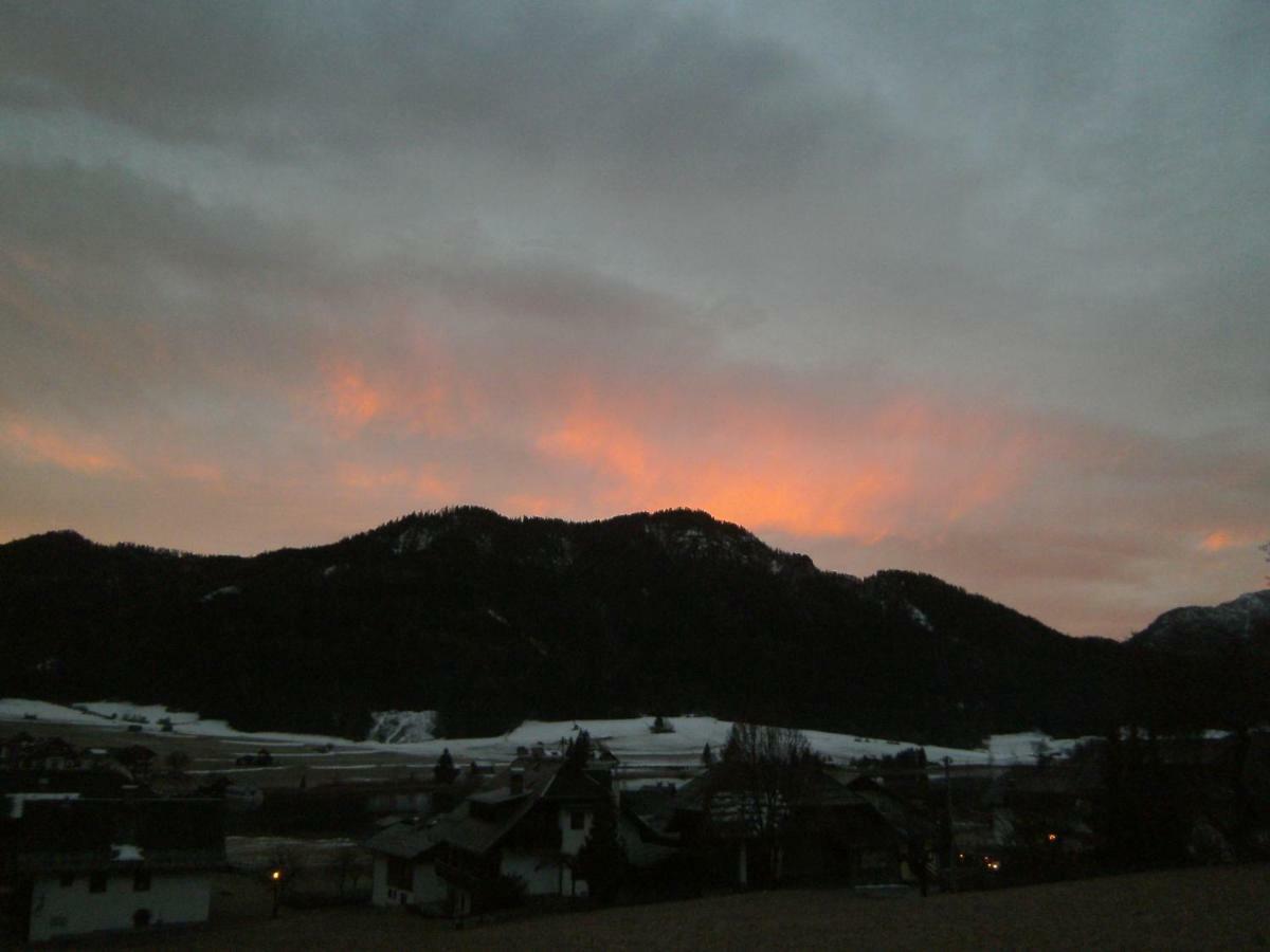 Appartamento Haus Waldblick Weissensee Esterno foto