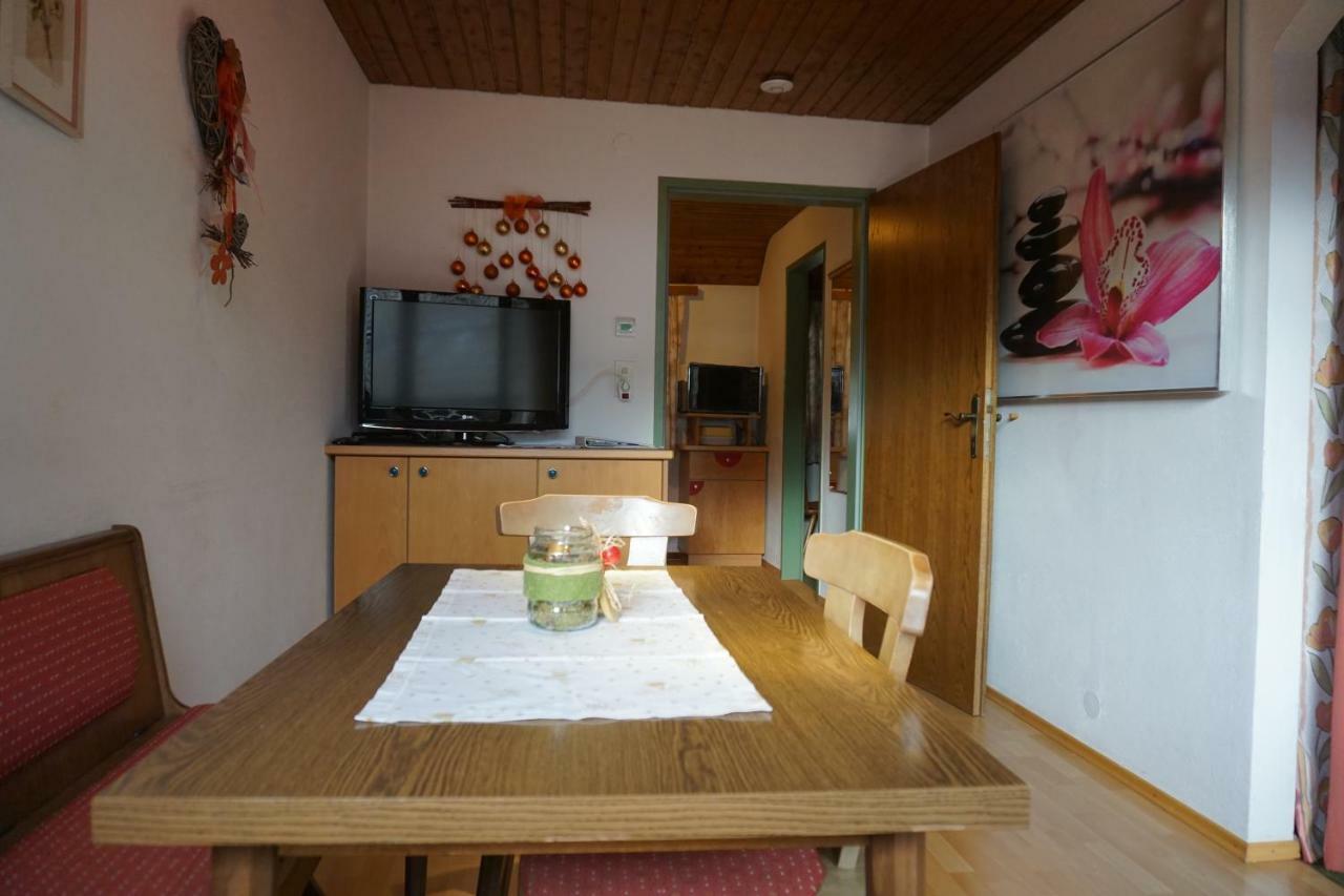 Appartamento Haus Waldblick Weissensee Esterno foto