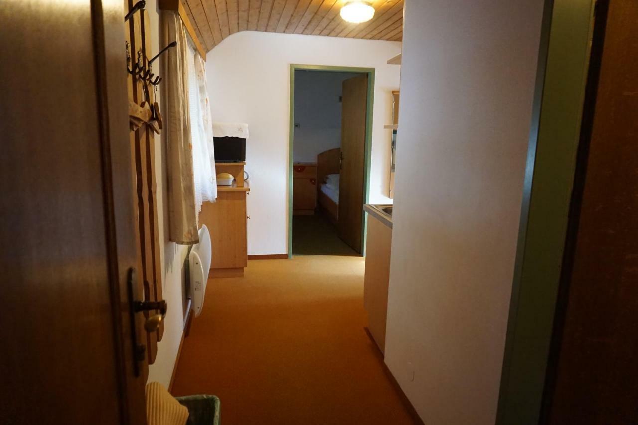 Appartamento Haus Waldblick Weissensee Esterno foto