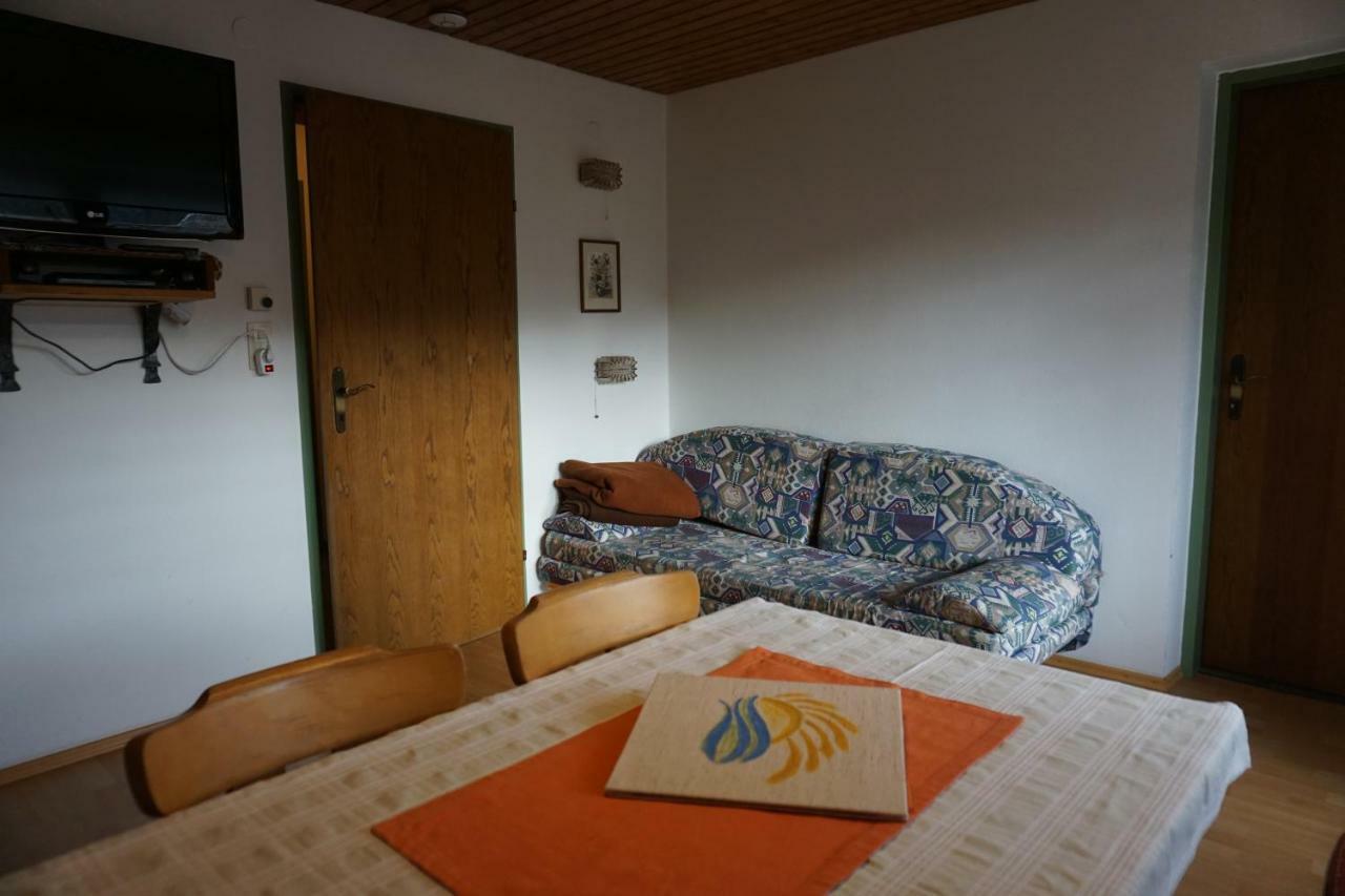 Appartamento Haus Waldblick Weissensee Esterno foto